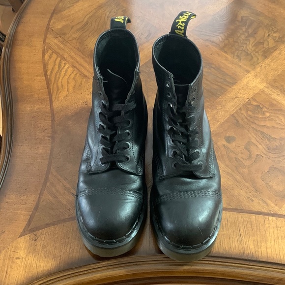 *SOLD* Vintage Rare Made in England Dr Martens Platform Boots Size 9M Size 10W - Picture 1 of 8